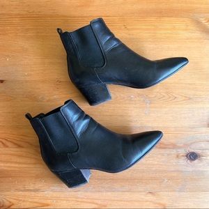 (SOLD) Aldo black leather chelsea boots